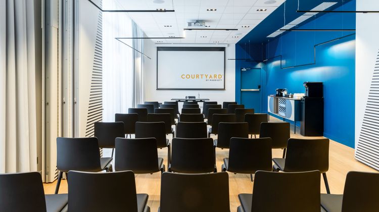 Courtyard Paris Creteil Meeting