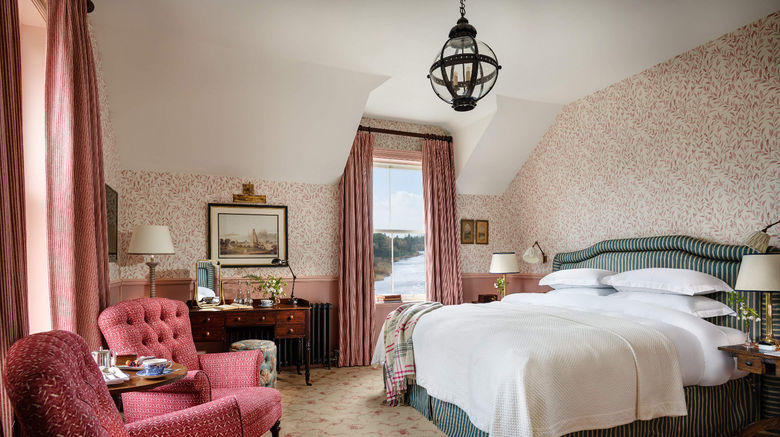 <b>Ballinalacken Castle Room</b>. Images powered by <a href="https://www.leonardoworldwide.com/" title="Leonardo Worldwide" target="_blank">Leonardo</a>.