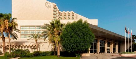 Sheraton Dubai Creek Hotel & Towers Exterior
