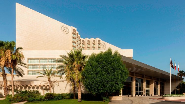 Sheraton Dubai Creek Hotel & Towers Exterior