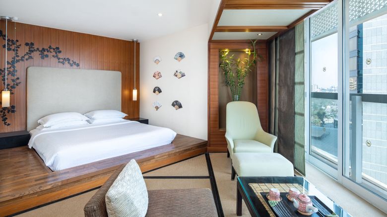<b>Sheraton Dubai Creek Hotel & Towers Room</b>. Images powered by <a href="https://www.leonardoworldwide.com/" title="Leonardo Worldwide" target="_blank">Leonardo</a>.