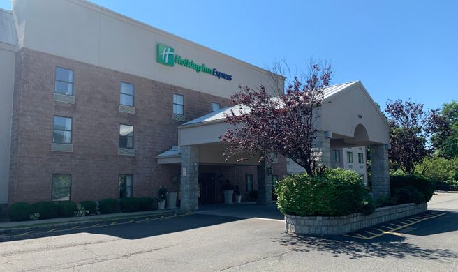 Holiday Inn Express Exterior