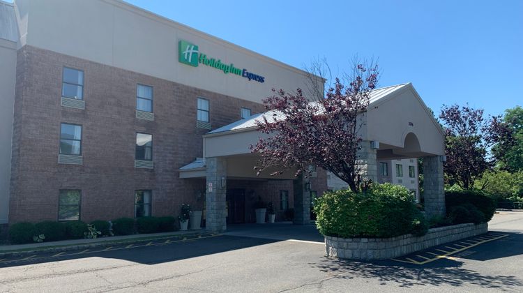 Holiday Inn Express Exterior