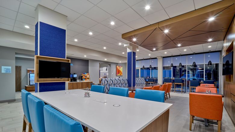 <b>Holiday Inn Express Space Center Lobby</b>. Images powered by <a href="https://www.leonardoworldwide.com/" title="Leonardo Worldwide" target="_blank">Leonardo</a>.