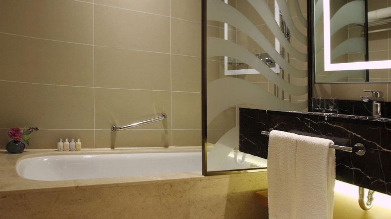 <b>Lotte City Hotel Jeju Room</b>. Images powered by <a href="https://www.leonardoworldwide.com/" title="Leonardo Worldwide" target="_blank">Leonardo</a>.