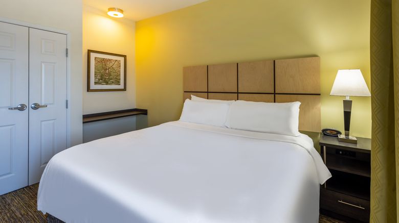 <b>Candlewood Suites Springfield South Room</b>. Images powered by <a href="https://www.leonardoworldwide.com/" title="Leonardo Worldwide" target="_blank">Leonardo</a>.