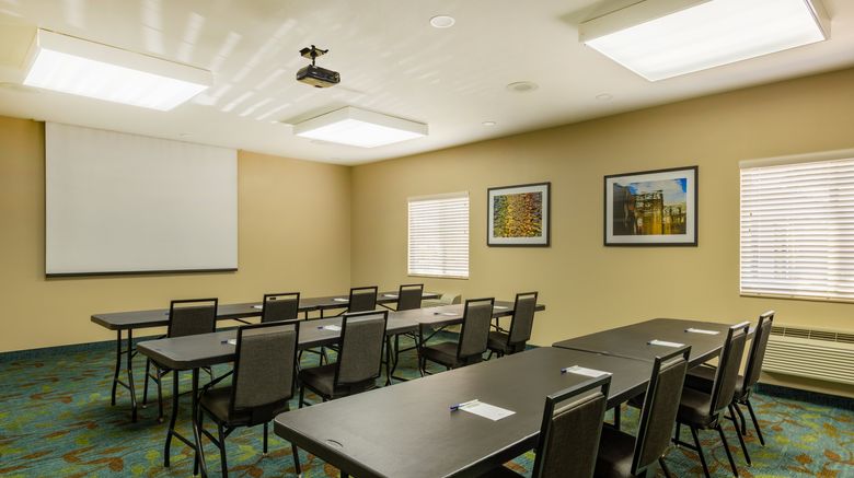 <b>Candlewood Suites Springfield South Meeting</b>. Images powered by <a href="https://www.leonardoworldwide.com/" title="Leonardo Worldwide" target="_blank">Leonardo</a>.
