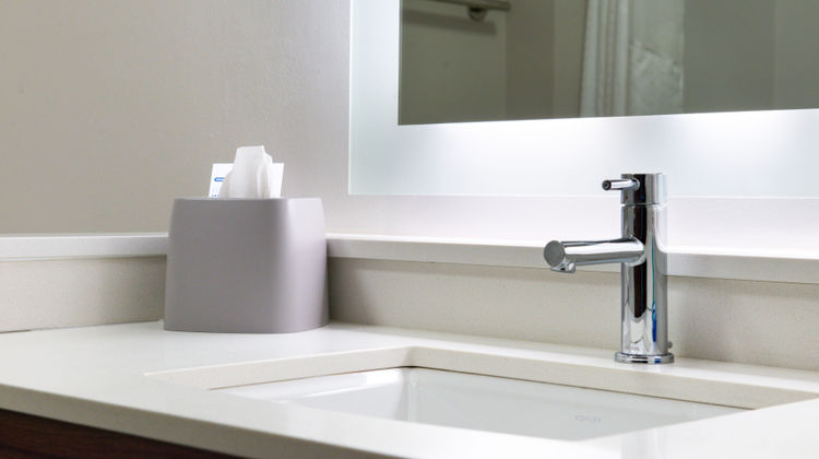 Holiday Inn Express & Suites Ottumwa Room