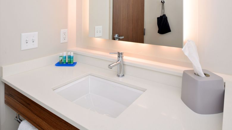 <b>Holiday Inn Express & Suites Ottumwa Room</b>. Images powered by <a href="https://www.leonardoworldwide.com/" title="Leonardo Worldwide" target="_blank">Leonardo</a>.
