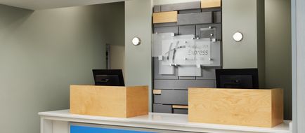 Holiday Inn Express Hotel & Suites Lobby
