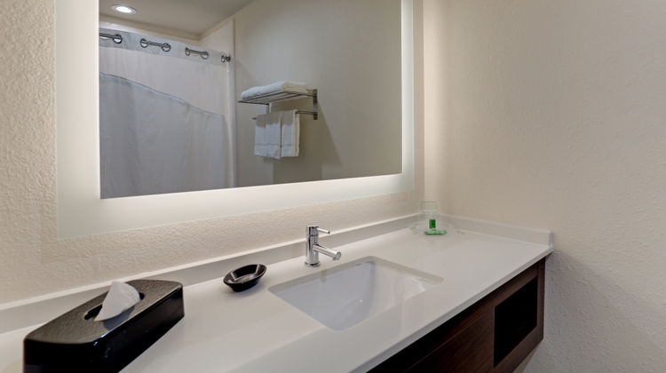 Holiday Inn Mobile - Airport Room