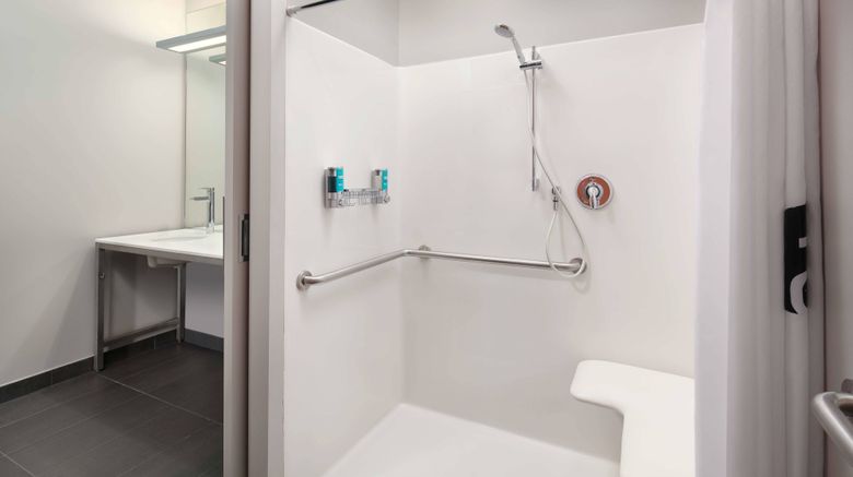 <b>Aloft Miami Airport Room</b>. Images powered by <a href="https://www.leonardoworldwide.com/" title="Leonardo Worldwide" target="_blank">Leonardo</a>.