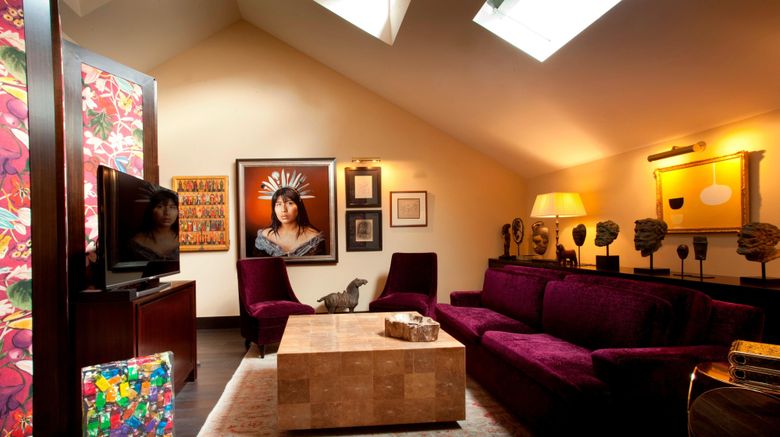 <b>The Vagabond Club, a Tribute Portfolio Suite</b>. Images powered by <a href="https://www.leonardoworldwide.com/" title="Leonardo Worldwide" target="_blank">Leonardo</a>.