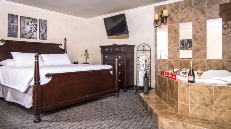 <b>Mount Peyton Hotel Suite</b>. Images powered by <a href="https://www.leonardoworldwide.com/" title="Leonardo Worldwide" target="_blank">Leonardo</a>.