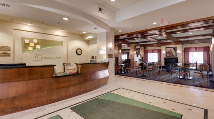 Holiday Inn Battle Creek Lobby