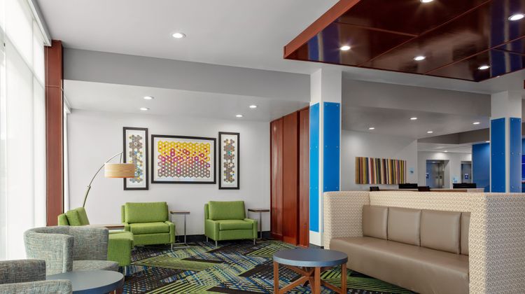 Holiday Inn Express & Suites El Paso N Lobby