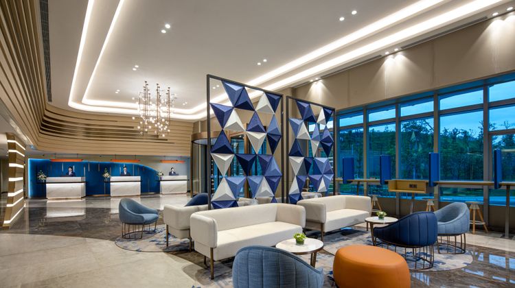 Holiday Inn Express Yibin Lobby