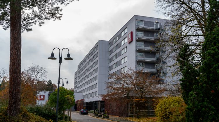 Leonardo Hotel Frankfurt City South Exterior