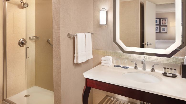 <b>Sheraton New Orleans Hotel Room</b>. Images powered by <a href="https://www.leonardoworldwide.com/" title="Leonardo Worldwide" target="_blank">Leonardo</a>.