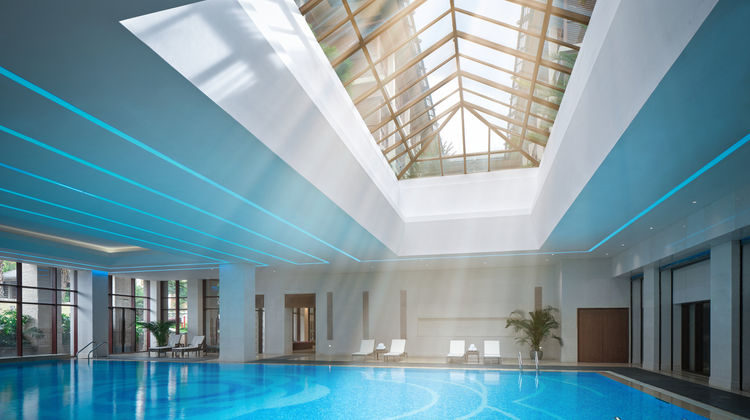 HUALUXE Kunming Pool