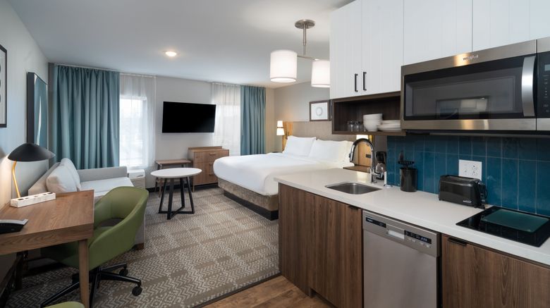 <b>Staybridge Suites Louisville Expo Center Room</b>. Images powered by <a href="https://www.leonardoworldwide.com/" title="Leonardo Worldwide" target="_blank">Leonardo</a>.