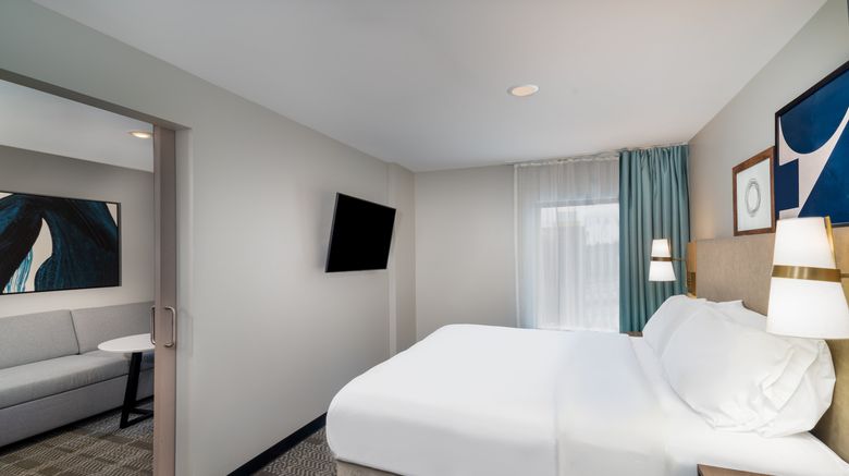 <b>Staybridge Suites Louisville Expo Center Room</b>. Images powered by <a href="https://www.leonardoworldwide.com/" title="Leonardo Worldwide" target="_blank">Leonardo</a>.