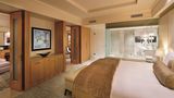 <b>Ritz-Carlton Dubai Intl Finance Center Suite</b>. Images powered by <a href="https://www.leonardoworldwide.com/" title="Leonardo Worldwide" target="_blank">Leonardo</a>.