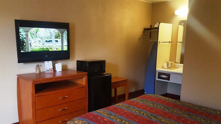Scottish Inn Room