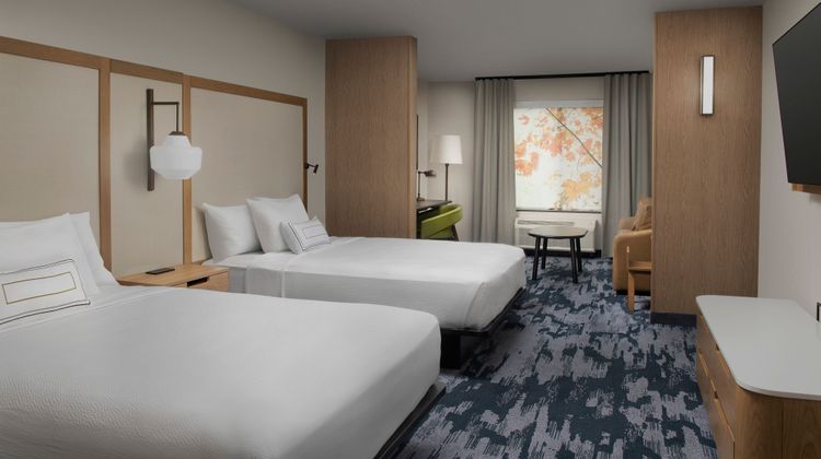 Fairfield Inn & Suites Aberdeen Suite