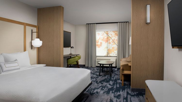 Fairfield Inn & Suites Aberdeen Suite