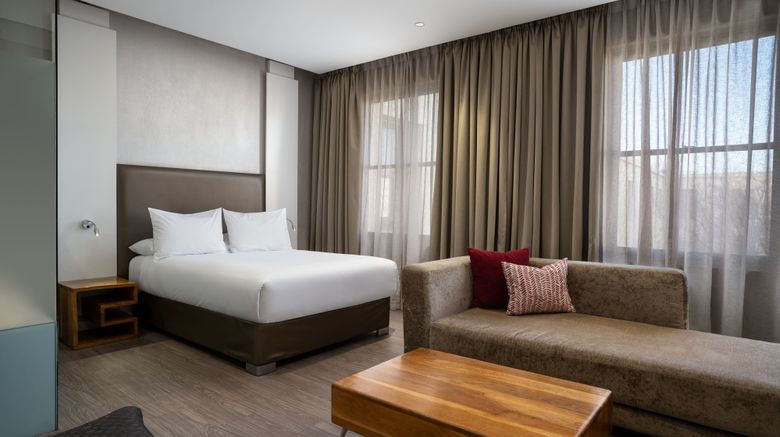 <b>Protea Hotel Breakwater Lodge Room</b>. Images powered by <a href="https://www.leonardoworldwide.com/" title="Leonardo Worldwide" target="_blank">Leonardo</a>.