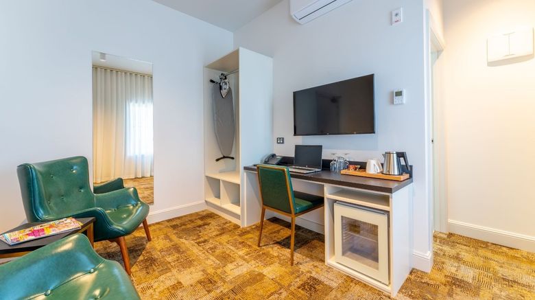 <b>Grosvenor Hotel Suite</b>. Images powered by <a href="https://www.leonardoworldwide.com/" title="Leonardo Worldwide" target="_blank">Leonardo</a>.