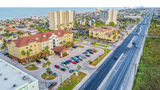 Holiday Inn Express Hotel & Suites Exterior