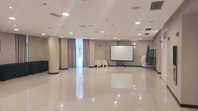<b>Neuquen Tower Hotel Meeting</b>. Images powered by <a href="https://www.leonardoworldwide.com/" title="Leonardo Worldwide" target="_blank">Leonardo</a>.