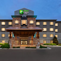 Holiday Inn Express Hotel & Suites