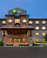 Holiday Inn Express Hotel & Suites