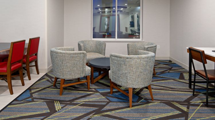 Holiday Inn Express Hotel Fresno South Lobby