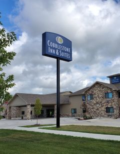 Cobblestone Inn and Suites