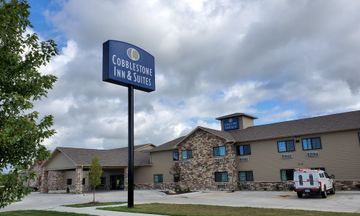 Cobblestone Inn and Suites