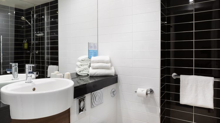Kyriad Hotel Marseille Provence Airport Room