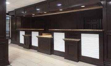 Holiday Inn Airport & Conf Center