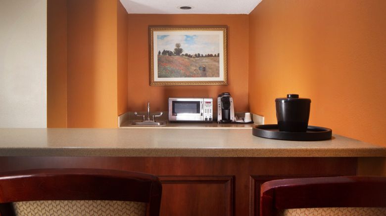 <b>Holiday Inn Airport & Conf Center Suite</b>. Images powered by <a href="https://www.leonardoworldwide.com/" title="Leonardo Worldwide" target="_blank">Leonardo</a>.