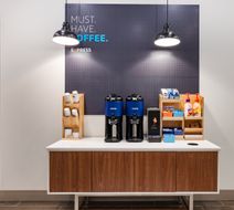 Holiday Inn Express & Suites Downtown Lobby