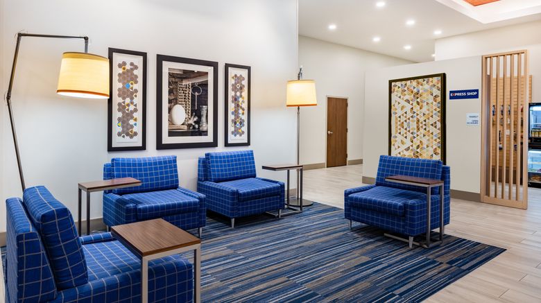 <b>Holiday Inn Express & Suites Downtown Lobby</b>. Images powered by <a href="https://www.leonardoworldwide.com/" title="Leonardo Worldwide" target="_blank">Leonardo</a>.