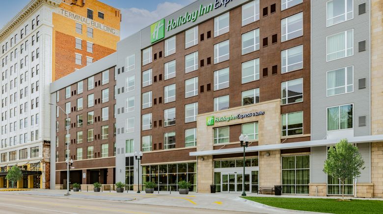 <b>Holiday Inn Express & Suites Downtown Exterior</b>. Images powered by <a href="https://www.leonardoworldwide.com/" title="Leonardo Worldwide" target="_blank">Leonardo</a>.