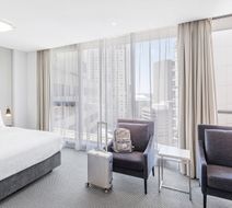 Meriton Suites Campbell Street Suite