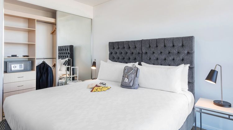 Meriton Suites Campbell Street Suite