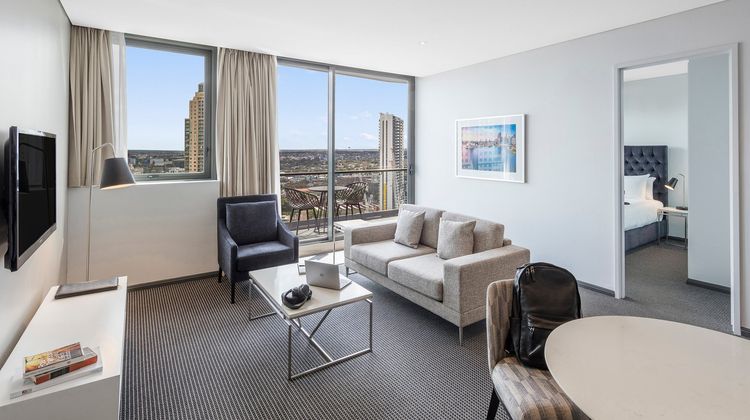 Meriton Suites Campbell Street Suite