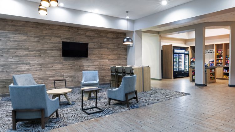 Candlewood Suites Mount Pleasant Lobby