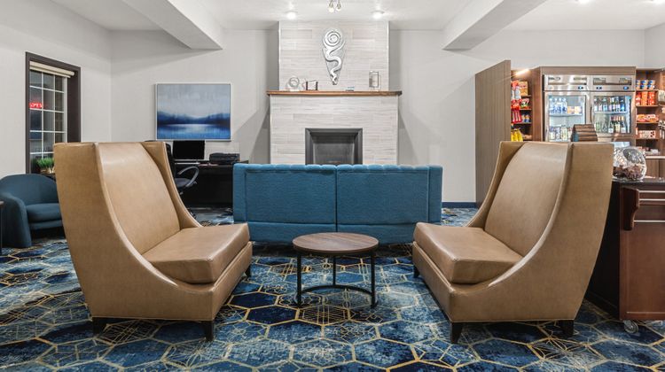 Holiday Inn Express Lobby